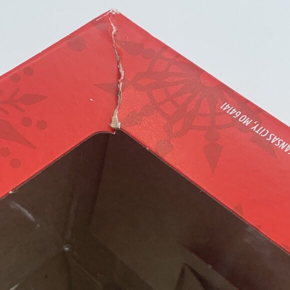 Hallmark Wonder Woman Christmas Tree Ornament - Wobbles on Your Tree! - DC Comic - Picture 7 of 8